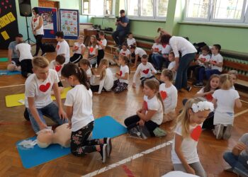 Tarnobrzeg. Uczniowie SP 4 podjęli próbę bicia  Rekordu Guinnessa.