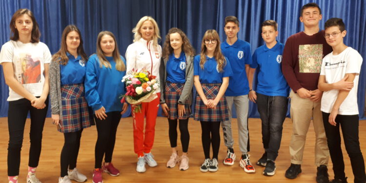 Sandomierz: Lekkoatletka, sześciokrotna Mistrzyni Polski Karolina Kołeczek spotkała się z młodzieżą.