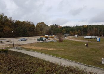 Tarnobrzeg. Trwa budowa parkingu przy cmentarzu na osiedlu Sobów. 1 listopada będzie można parkować.