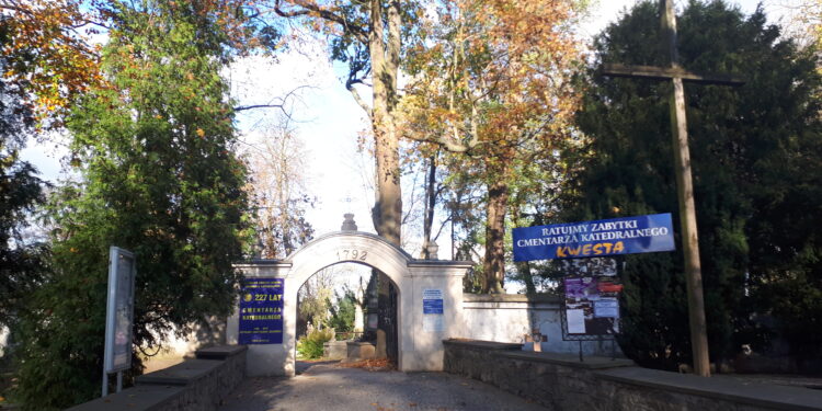 Sandomierz: Rozpoczyna się 27 kwesta na rzecz odnowy Cmentarza Katedralnego.