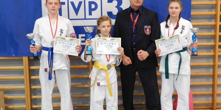Sandomierz: Kolejne medale karateków