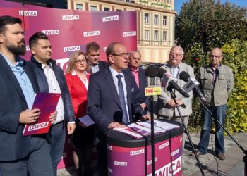 Mielec:  Lewica na placu AK.