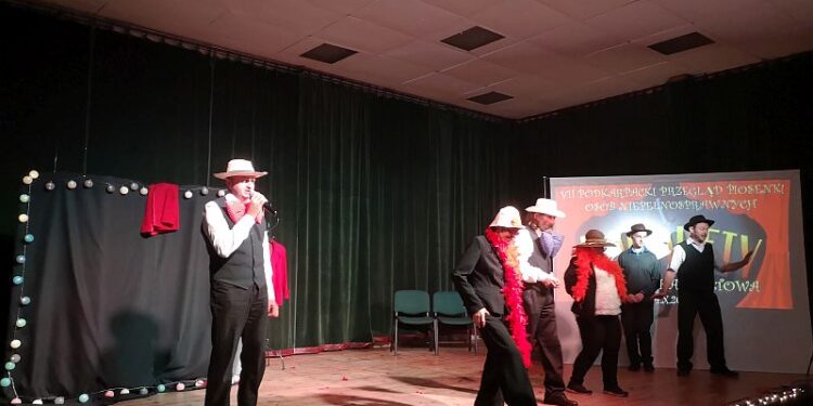 Gorzyce: Śpiewali piosenkę kabaretową