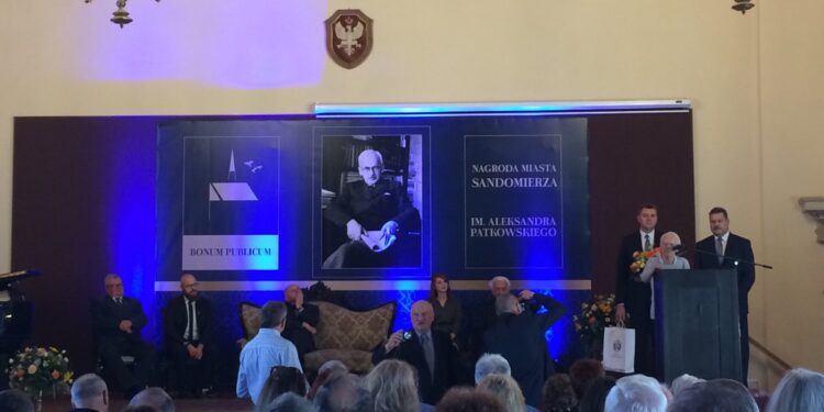 Sandomierz: Aleksander Patkowski honorowym obywatelem Sandomierza.