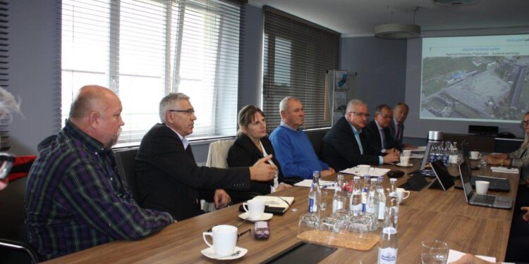 Tarnobrzeg. Spotkanie w sprawie utworzenia „Parku Przemysłowego MACHÓW”.