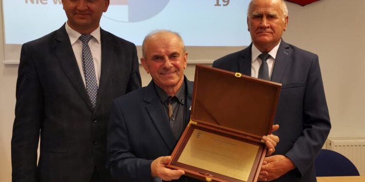 Sandomierz: Ryszard Ciźla uhonorowany przez powiat.