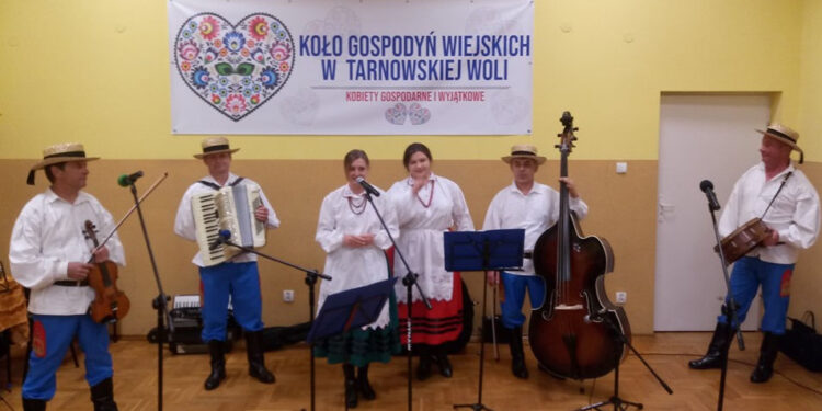 Bojanów: Kapela Łęgowianie z muzyką i gawędą dla kół gospodyń wiejskich