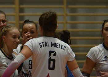 Mielec:  Raz na górze raz na dole