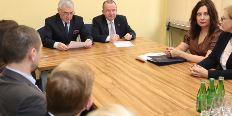 Świętokrzyskie: Studenci medycyny ze stypendiami