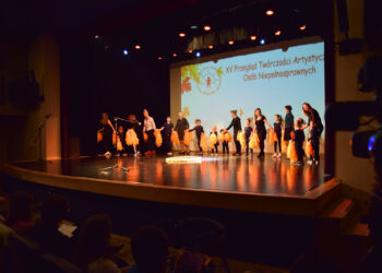 Stalowa Wola: Niepełnosprawni zaprezentowali soje talenty artystyczne