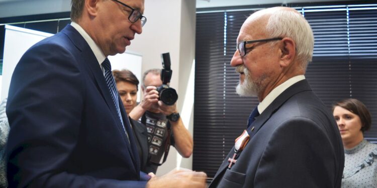 Region: Krzyże Wolności i Solidarności.