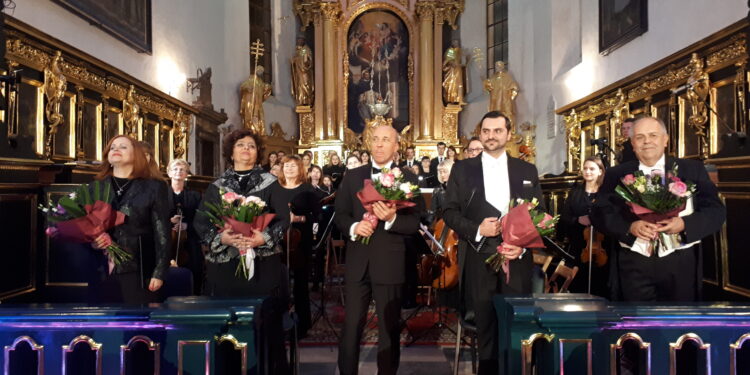 Klimontów” „Requiem” Mozarta dla ratowania zabytkowej świątyni i klasztoru.