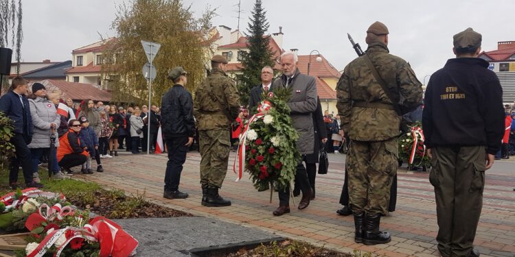 Tarnobrzeg. „Pamiętajmy, że dziś dalej budujemy naszą Ojczyznę”. Obchody Narodowego Święta Niepodległości.