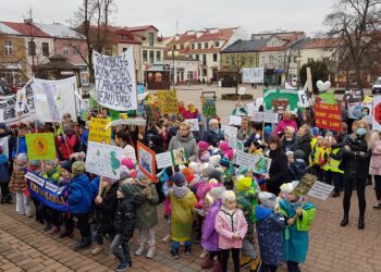 Tarnobrzeg. Dzieci i młodzież przeciwko smogowi.