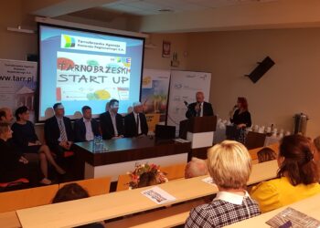 Tarnobrzeg. Młodym brakuje odwagi i motywacji. W PWSZ dyskutowano o przedsiębiorczości.
