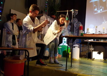 Tarnobrzeg. Wybuchy, syki i dym. Nikt się nie nudził na imprezie w HETMANIE.