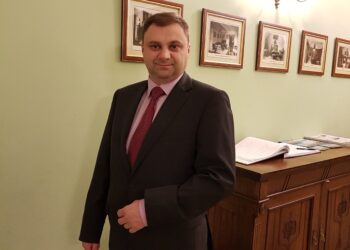 Tarnobrzeg. Nagroda imienia doktora Michała Marczaka dla Piotra Dumy.