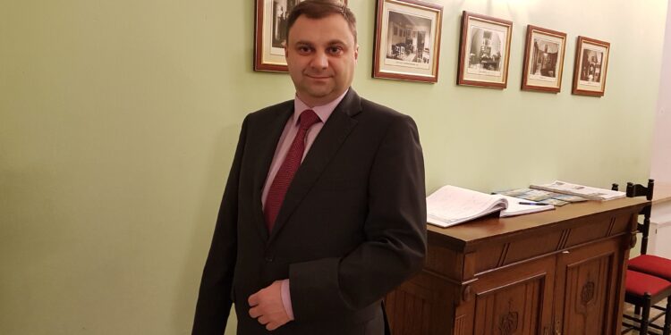 Tarnobrzeg. Nagroda imienia doktora Michała Marczaka dla Piotra Dumy.