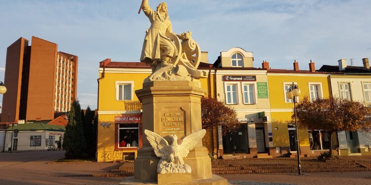 Tarnobrzeg. Symbol miasta odzyskał blask.