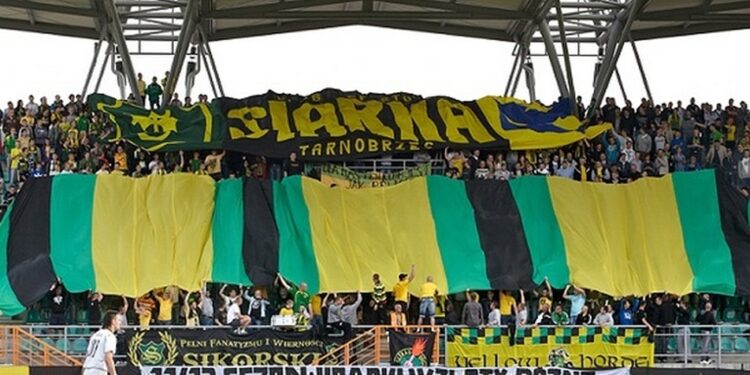 Tarnobrzeg: Pamiętają o zmarłych piłkarzach Siarki