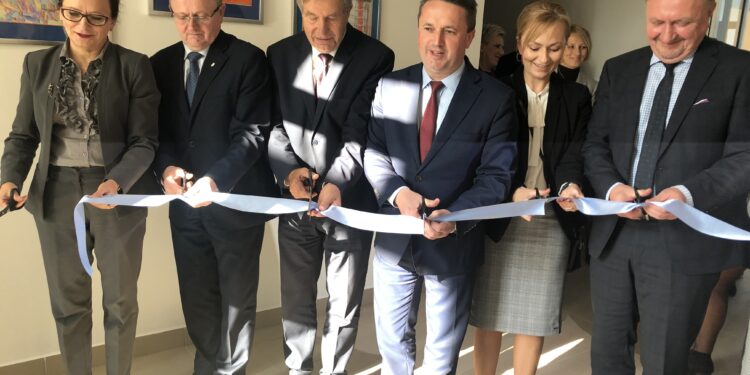 Kurozwęki: Uroczyste otwarcie Powiatowego Środowiskowego Domu Samopomocy.