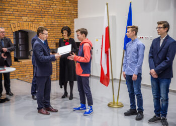 Ostrowiec Św: Uczniowie z certyfikatami