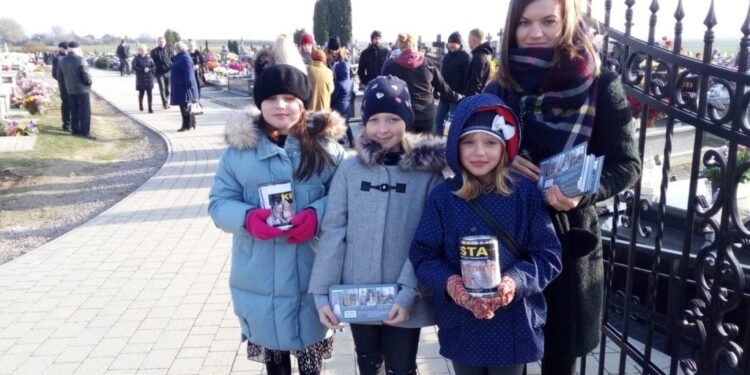 Klimontów: Rekordowa kwesta na cmentarz w Goźlicach