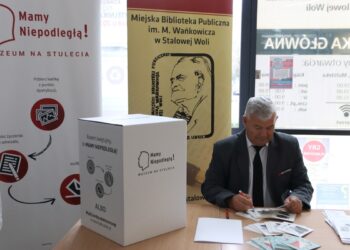 Stalowa Wola: Wyślij bezpłatną pocztówkę z okazji święta niepodległości