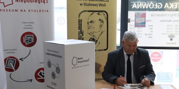 Stalowa Wola: Wyślij bezpłatną pocztówkę z okazji święta niepodległości