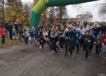 Nowa Dęba: Na sportowo świętowali rocznicę odzyskania przez Polskę niepodległości