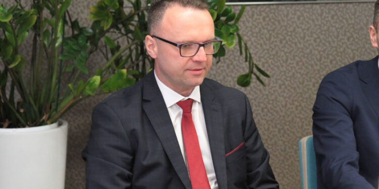 Mielec: Oddalanie się od terminu.