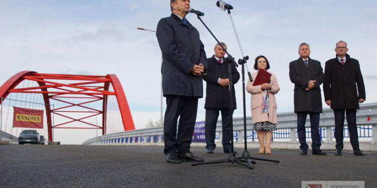 Dębica: Nowa przeprawa dostępna dla kierowców.