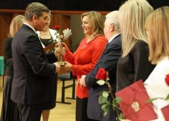 Ożarów: Senior plus z nagrodą.