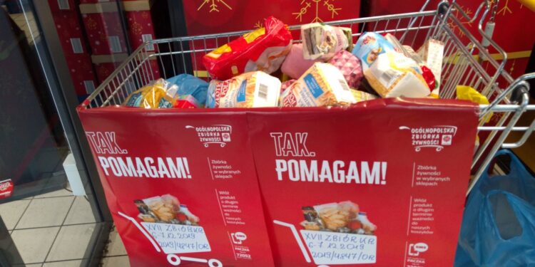 Sandomierz. Tarnobrzeg, Stalowa Wola: Zbiórka żywności „Tak. Pomagam!”.