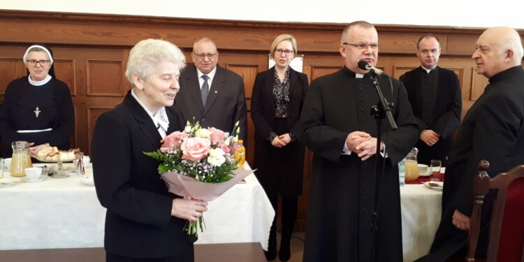 Sandomierz: Stulecie Wydawnictwa Diecezjalnego i Drukarni.