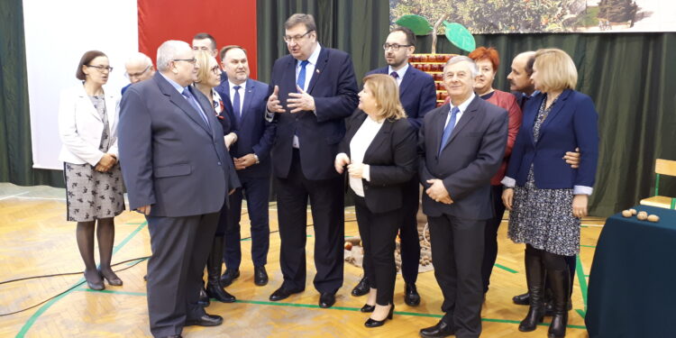 Sandomierz: „Rolnictwo to najsilniejsza gałąź polskiej gospodarki” – wizyta wiceministra i rozwoju wsi Szymona Giżyńskiego.