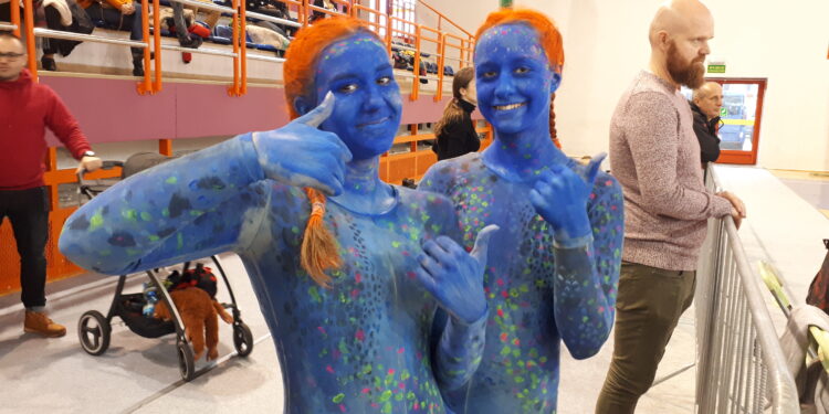 Sandomierz: Gimnastyczne akrobacje na hali MOSiR.