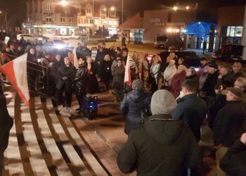 Tarnobrzeg. Protest przed sądem.