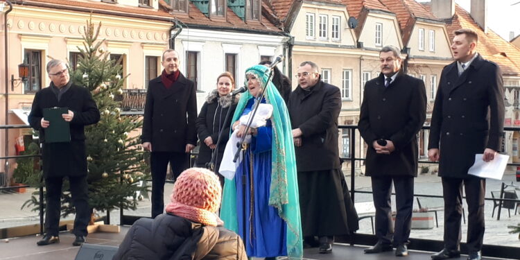Sandomierz: II Miejska Wigilia na sandomierskim rynku.