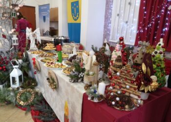 Gorzyce: Bożonarodzeniowy kiermasz i Strażacki Orszak Świętego Mikołaja