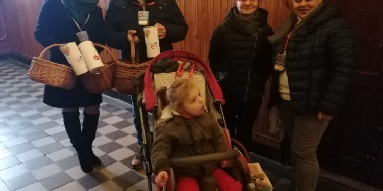 Tarnobrzeg. Licytacja charytatywna na antenie Radia Leliwa. Kwota rośnie.