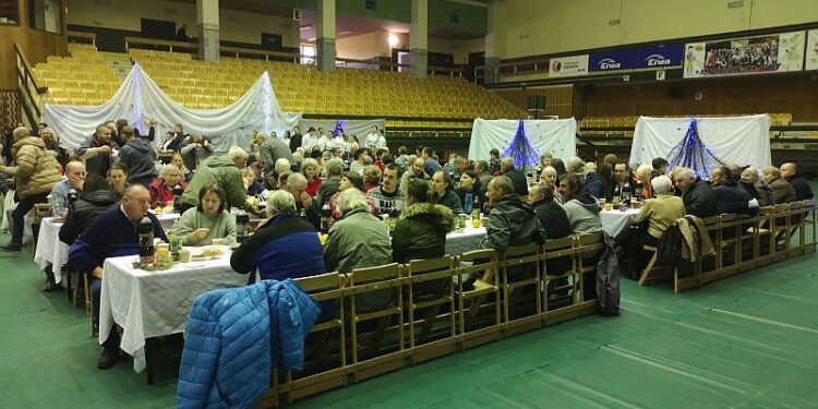 Tarnobrzeg: Mieszkańcy zasiedli do wspólnej wigilii