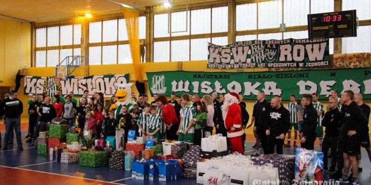 Dębica: Po to by mieli radość.