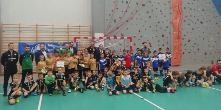 Staszów: Rywalizacja młodych piłkarzy