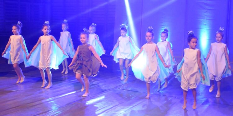 Sandomierz: „Niepokonani” koncert dla małych tarnobrzeżan Mai i Eryka – fotogaleria.