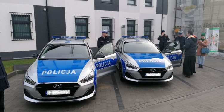 Sandomierz: Nowe samochody dla policji.