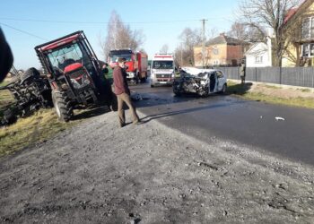 Grębów: Zderzenie osobówki z ciągnikiem