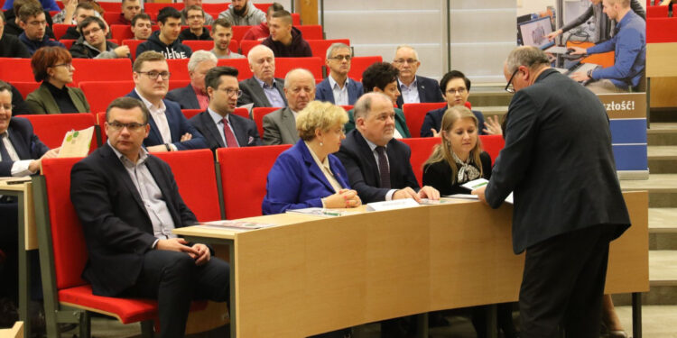 Stalowa Wola: Konferencja na styku BIZNES – NAUKA – STALOWA WOLA