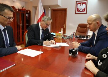 Szydłów: Nowy autobus szkolny