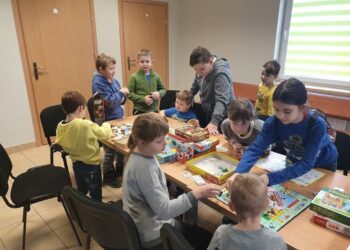 Chwałki: Chińczyk i warcaby zamiast komórek.